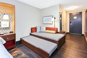 Holiday Inn & Suites Toledo Southwest - Perrysburg by IHG