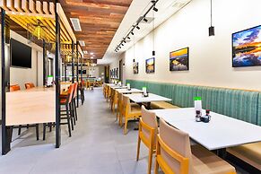 Holiday Inn & Suites Toledo Southwest - Perrysburg by IHG