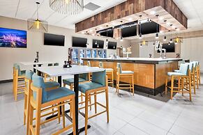 Holiday Inn & Suites Toledo Southwest - Perrysburg by IHG