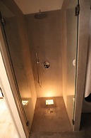 Suite del Vico Family