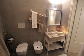 Suite del Vico Family