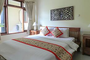 Surfaris Inn on Poppies 2