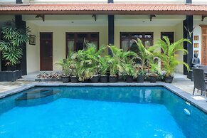 Surfaris Inn on Poppies 2