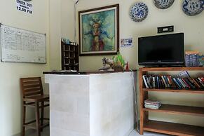 Surfaris Inn on Poppies 2