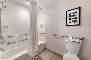 Comfort Inn & Suites Miami International Airport