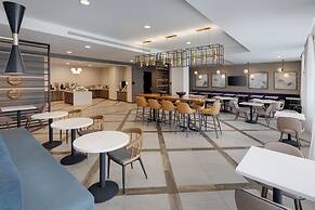 Comfort Inn & Suites Miami International Airport