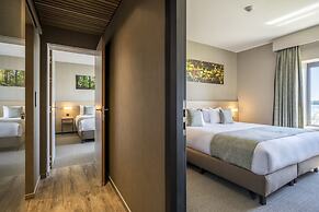 Golden Lakes Hotel