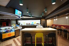 Tru by Hilton Lake City