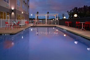 Tru by Hilton Lake City