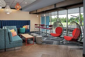 Tru by Hilton Lake City