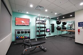 Tru by Hilton Lake City