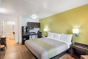 Studio 6 - Colorado Springs - Air Force Academy