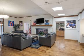 Studio 6 - Colorado Springs - Air Force Academy