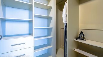 Modern Apartment in Costa del Este