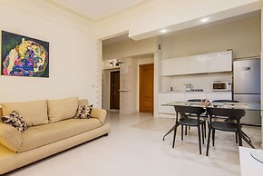 GM Apartment Smolenskaya-Sennaya 27