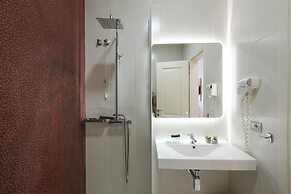 Golden City Hotel, Tirana
