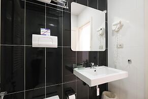 Golden City Hotel, Tirana