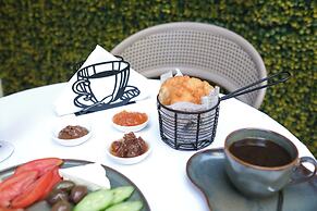 Golden City Hotel, Tirana