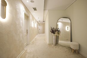 Golden City Hotel, Tirana