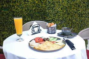 Golden City Hotel, Tirana