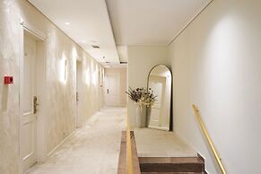 Golden City Hotel, Tirana