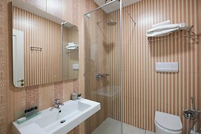 Golden City Hotel, Tirana