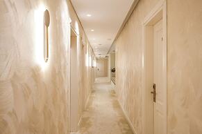 Golden City Hotel, Tirana