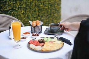 Golden City Hotel, Tirana
