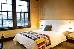Travelers Hotel
