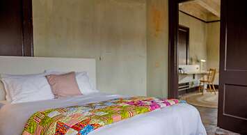 Travelers Hotel