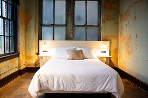 Travelers Hotel