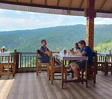 Aris Homestay and Warung Made