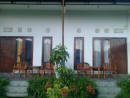 Aris Homestay and Warung Made