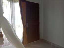 Aris Homestay and Warung Made