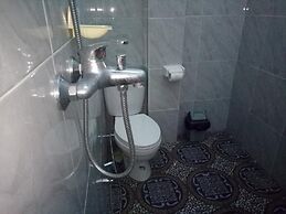 Aris Homestay and Warung Made