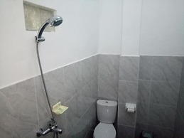 Aris Homestay and Warung Made