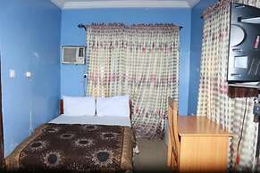 Hummer Hotel