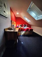 Wellesley Hotel