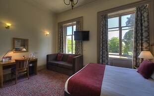 The Elms Hotel