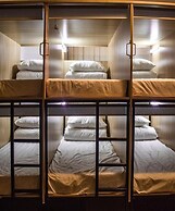 Lounge Capsule Hostel