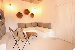 Mesanto Luxury Suites