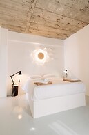 Mesanto Luxury Suites