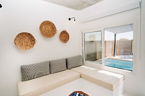 Mesanto Luxury Suites