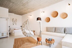 Mesanto Luxury Suites