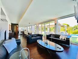 The Lake Villa Mountains & Sea view