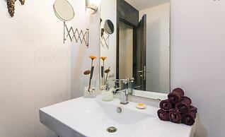 The Lake Villa Mountains & Sea view