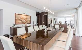 The Lake Villa Mountains & Sea view