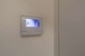 High Ceiling Duplex Apt Cais do Sodre