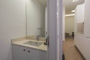 High Ceiling Duplex Apt Cais do Sodre