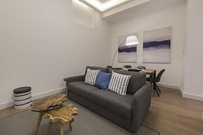 High Ceiling Duplex Apt Cais do Sodre